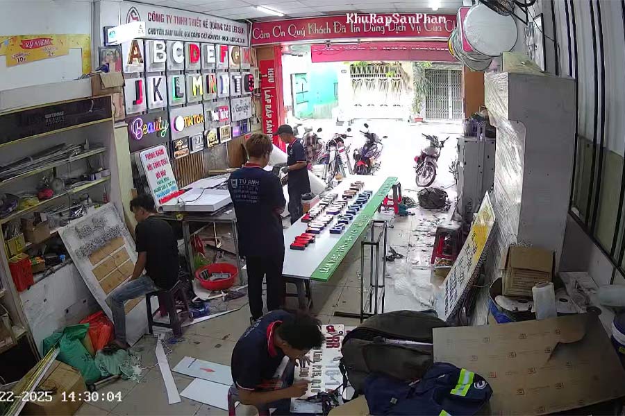 quá trình làm bảng hiệu 