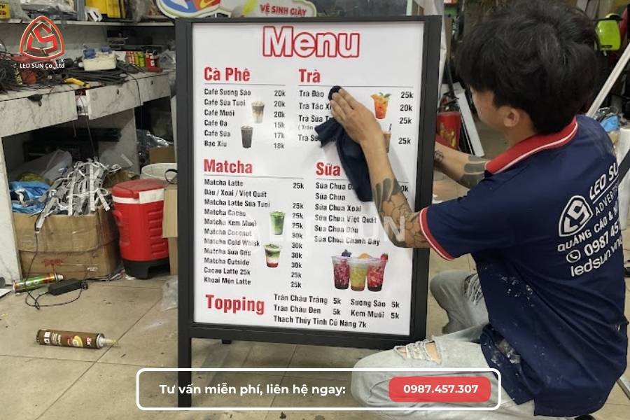 Bảng hiệu đứng quảng cáo