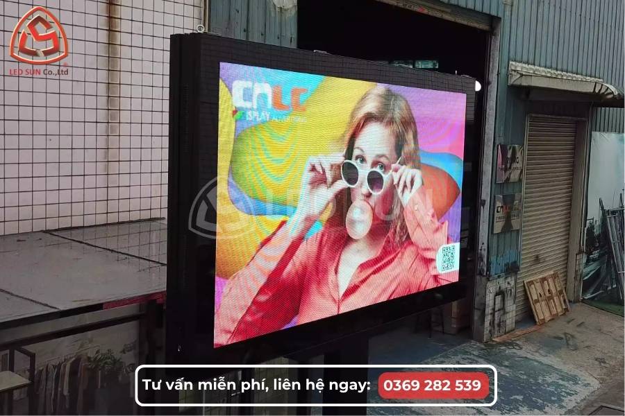 Quy trình thi công màn hình LED P2.5 Outdoor tại Led Sun, lắp đặt ngoài trời ban ngày